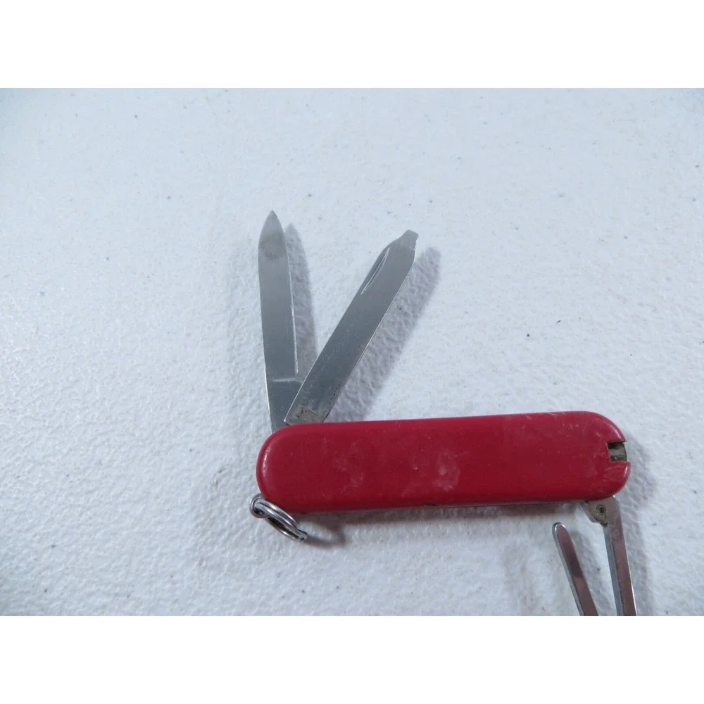 Victorinox Swiss Army Knife Classic SD‎ Red W/ 5 Tools
